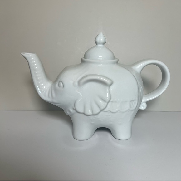 Cordon Bleu White Elephant Ceramic Teapot Microwave Dishwasher Oven Safe EUC - Picture 1 of 8